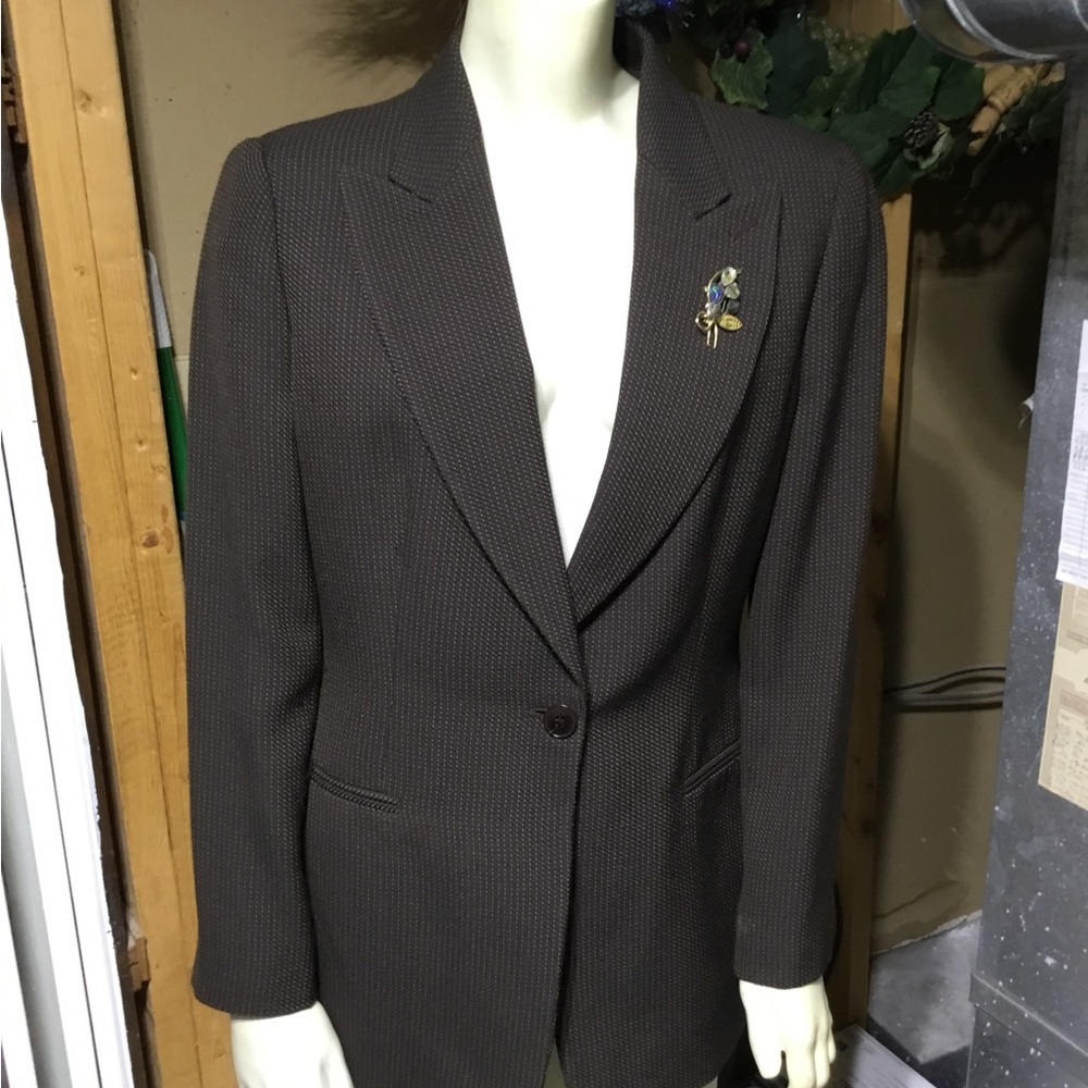 Giorgio Armani LE Collezioni Brown Pant Suit - Picture 9 of 16
